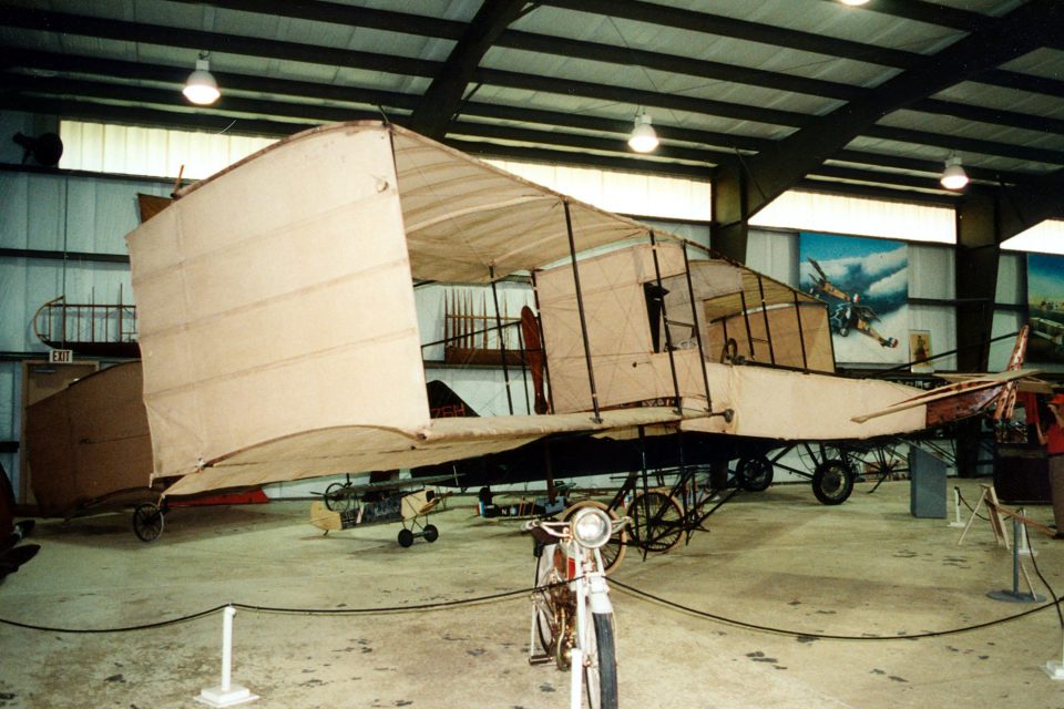 Voisin (N38933, s/n 1, original) - 1908 - Old Rhinebeck Aerodrome, Rhinebeck, New York (photo © 1998 Skytamer Images by John Shupek) Voisin (N38933, s/n 1, original) - 1908 - Old Rhinebeck Aerodrome, Rhinebeck, New York (photo © 1998 Skytamer Images by John Shupek)